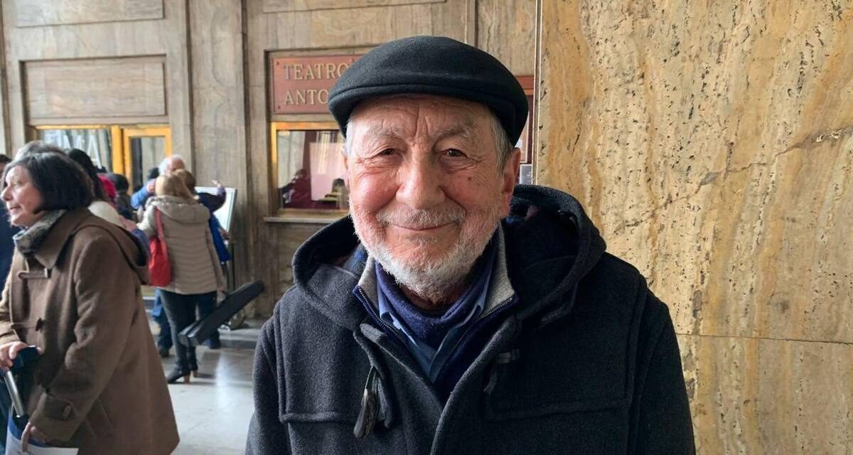 Homenaje al periodista Leonardo Cáceres